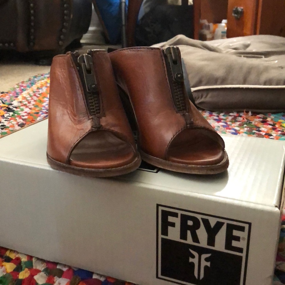 Frye heeled sandals